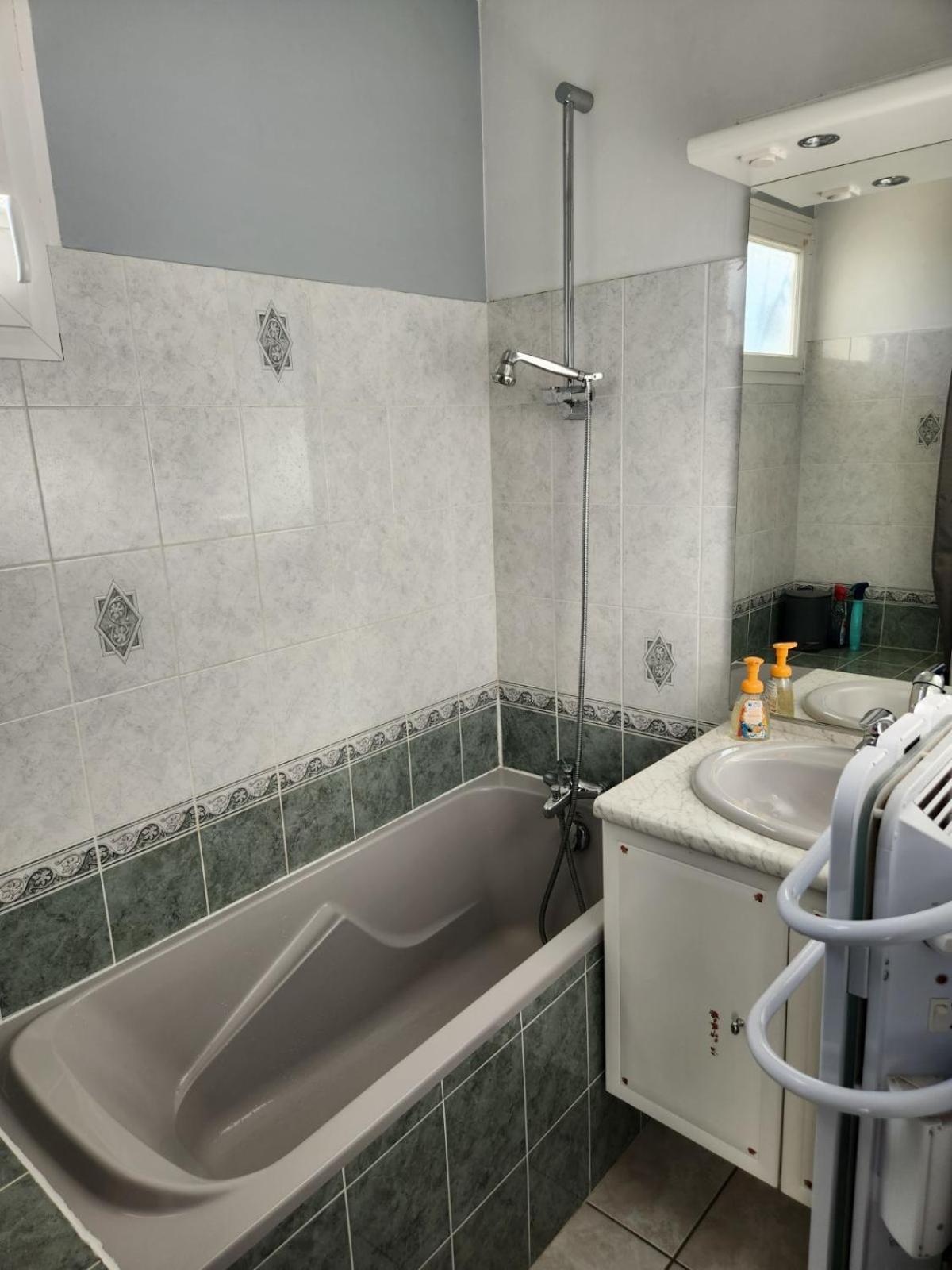 Logement Cosy Au Coeur D'Oradour Ngoại thất bức ảnh