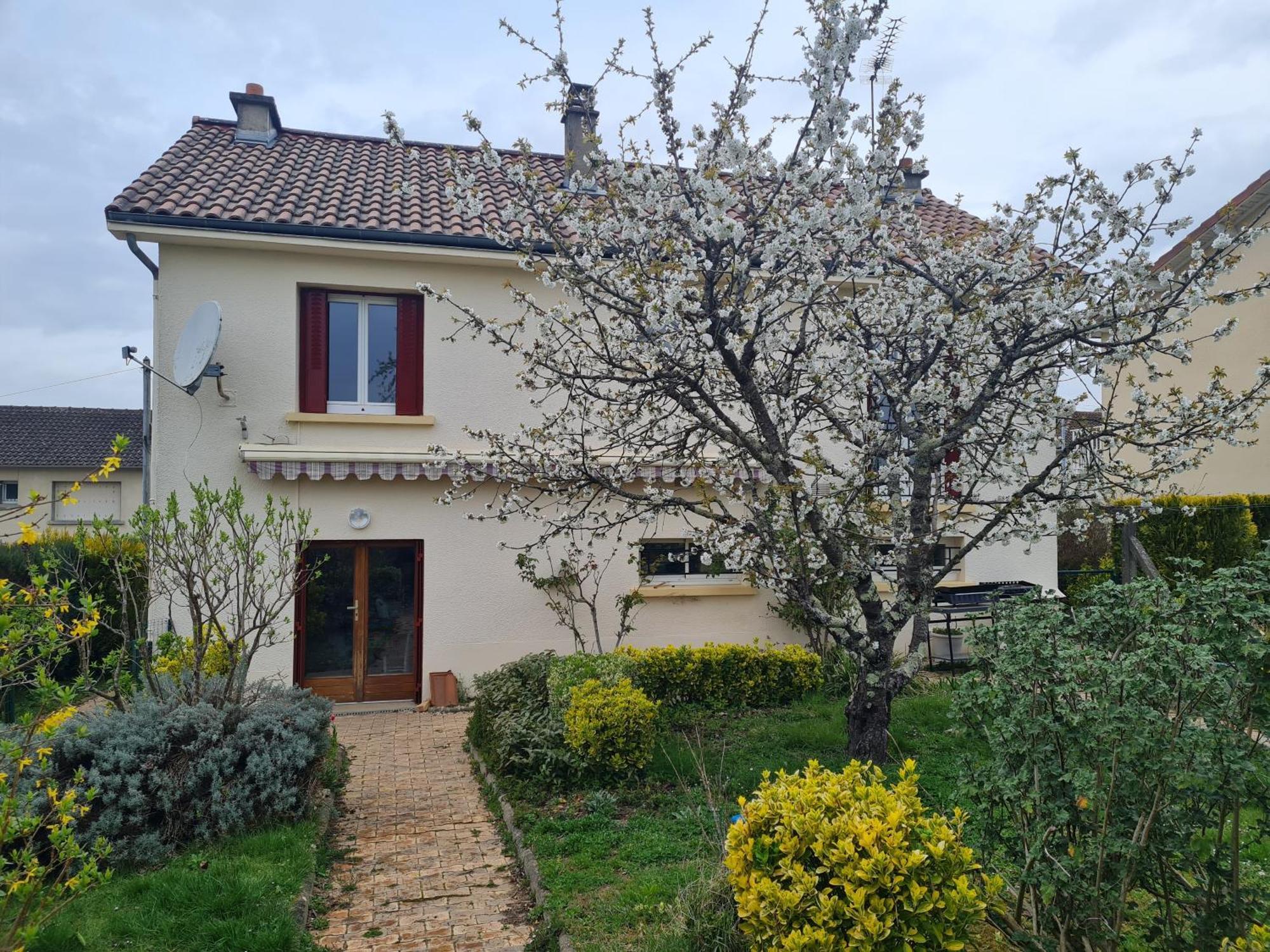 Logement Cosy Au Coeur D'Oradour Ngoại thất bức ảnh